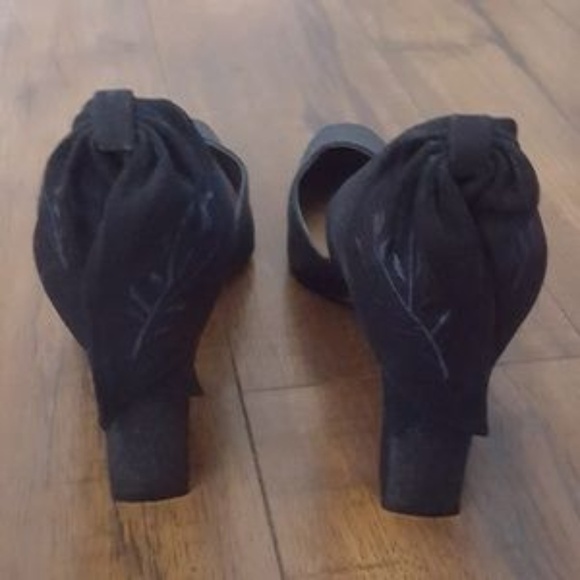 Vintage - Proxy Navy Embroidered Bow Back Shimmer Heels - Picture 5 of 6